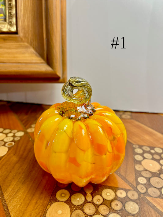 Medium Pumpkin by Lynn Dinning LDD