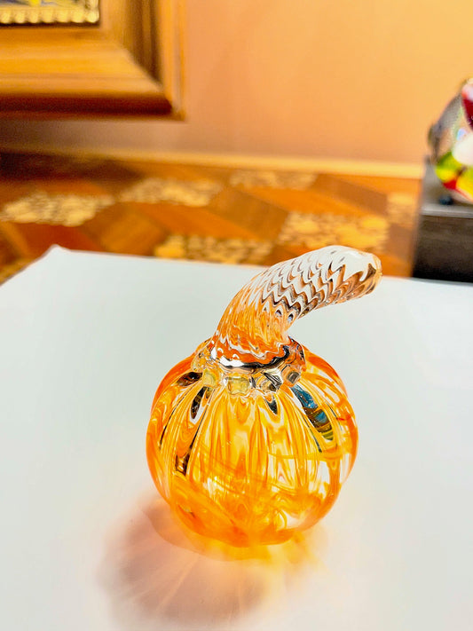 Small Pumpkin by Lynn Dinning
