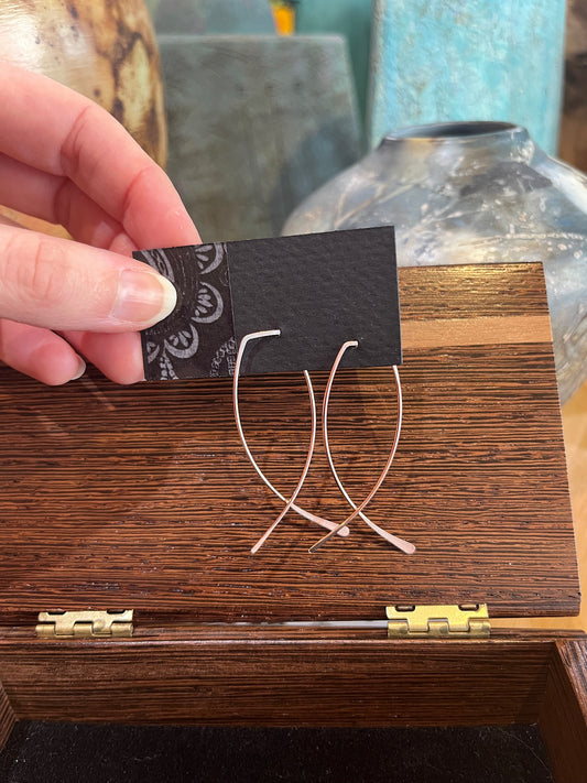 E002 Crisscross Earrings by Linda Trent