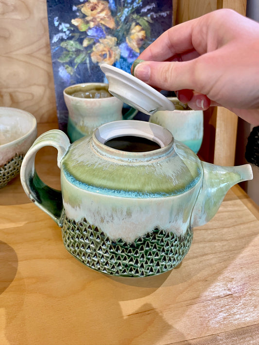Teapot by Wendy Wrenn